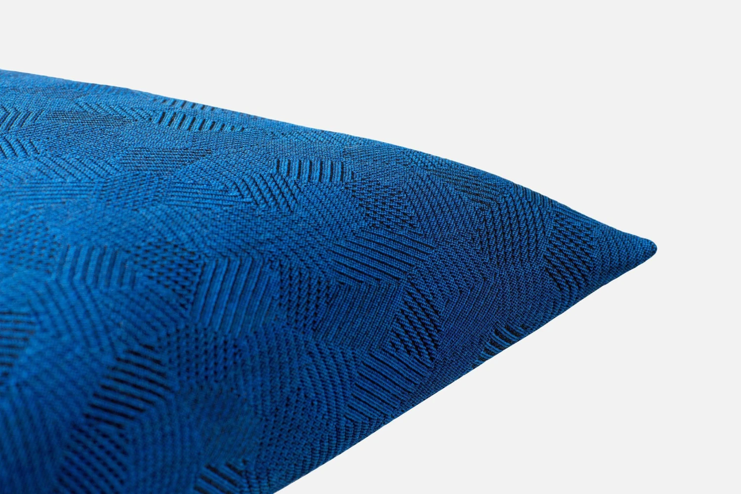 94a94cef-7e57-4526-a007-daba6d7df24f.jpeg Sylvain Willenz Storm Cushion Large