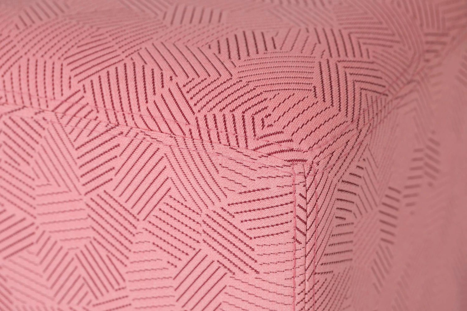 BON_POUF_CUBE_BLOSSOM_CLOSEUP.jpg Hem Bon Pouf Cube