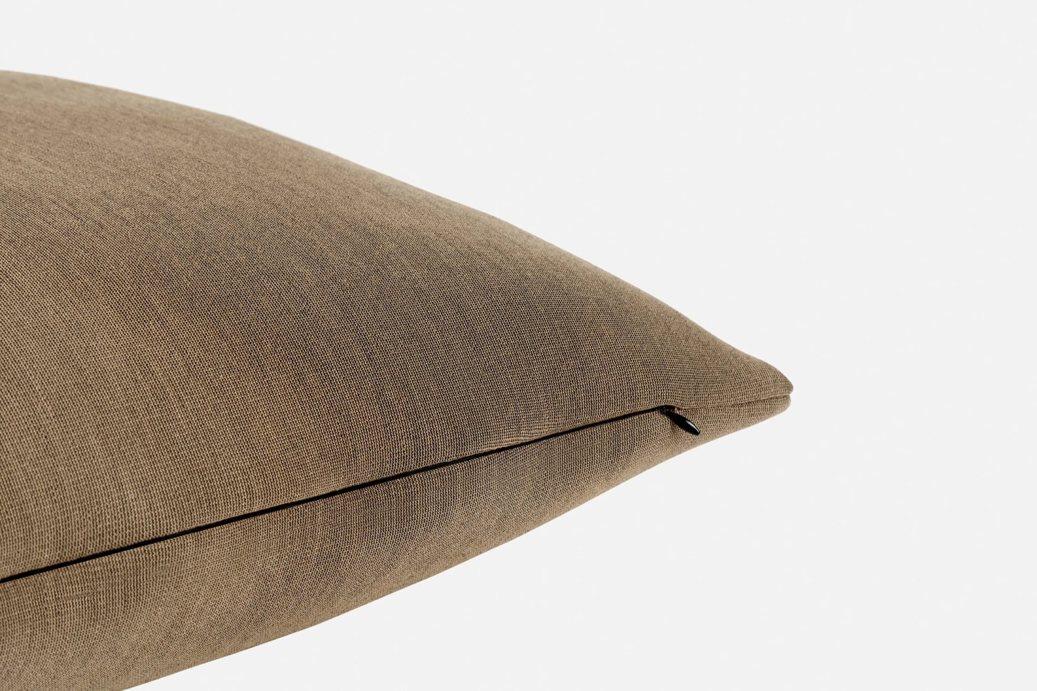 Neo-Cushion_Medium_Liquorice_03.jpg Hem Neo Cushion Medium