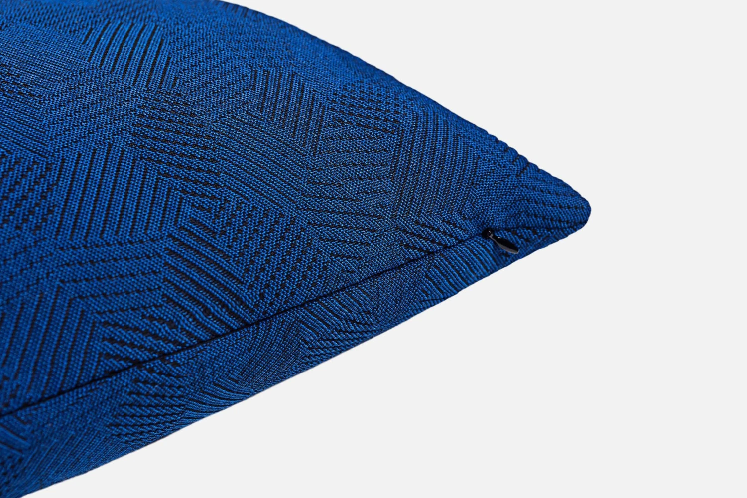 e791614b-6a10-47c4-a0fd-2c6bd6b9cfd8.jpeg Sylvain Willenz Storm Cushion Large