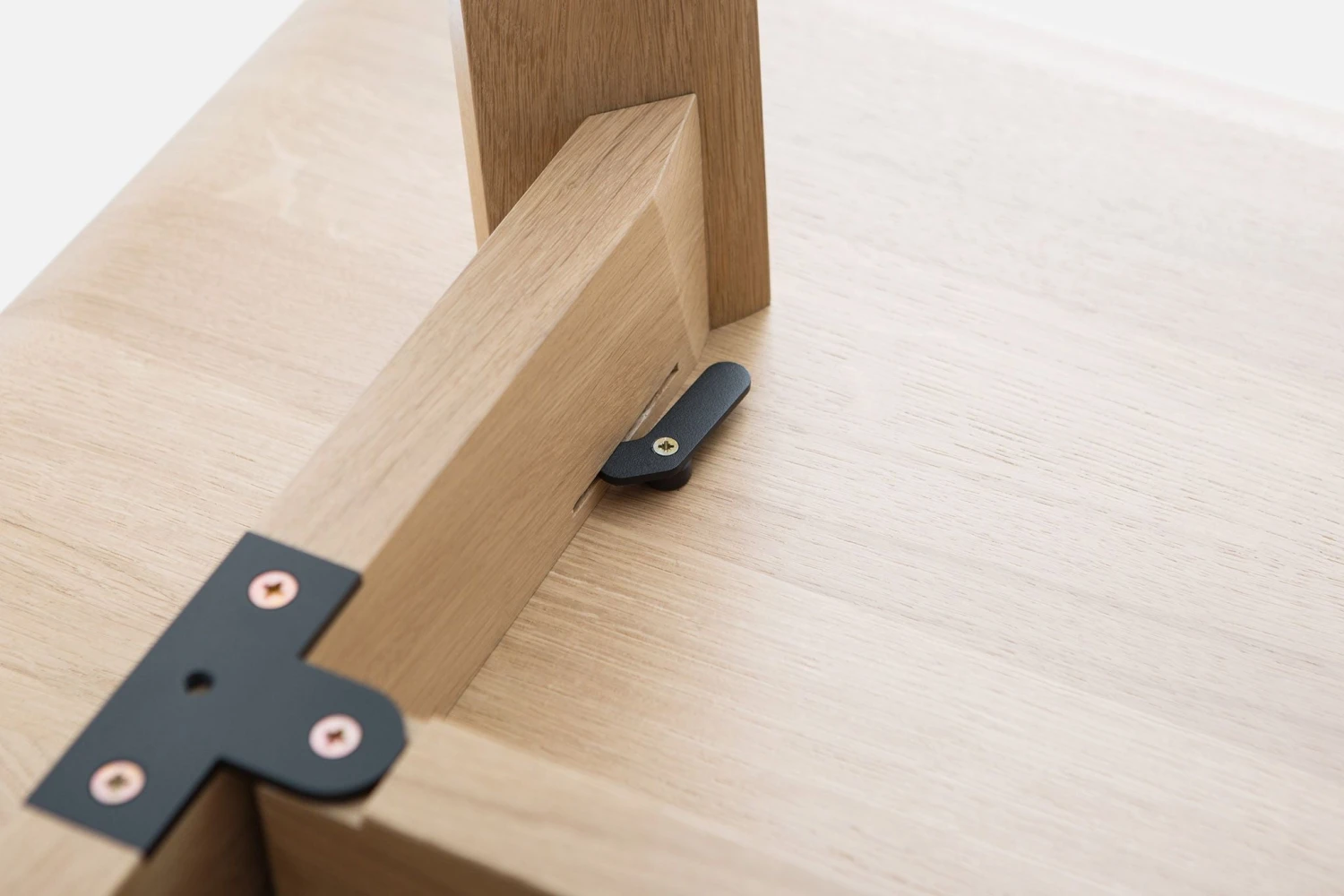 e8813f8d-0682-46ee-80b0-7175a9ee8d68.jpeg Staffan Holm Furniture Alle Table 160 Cm